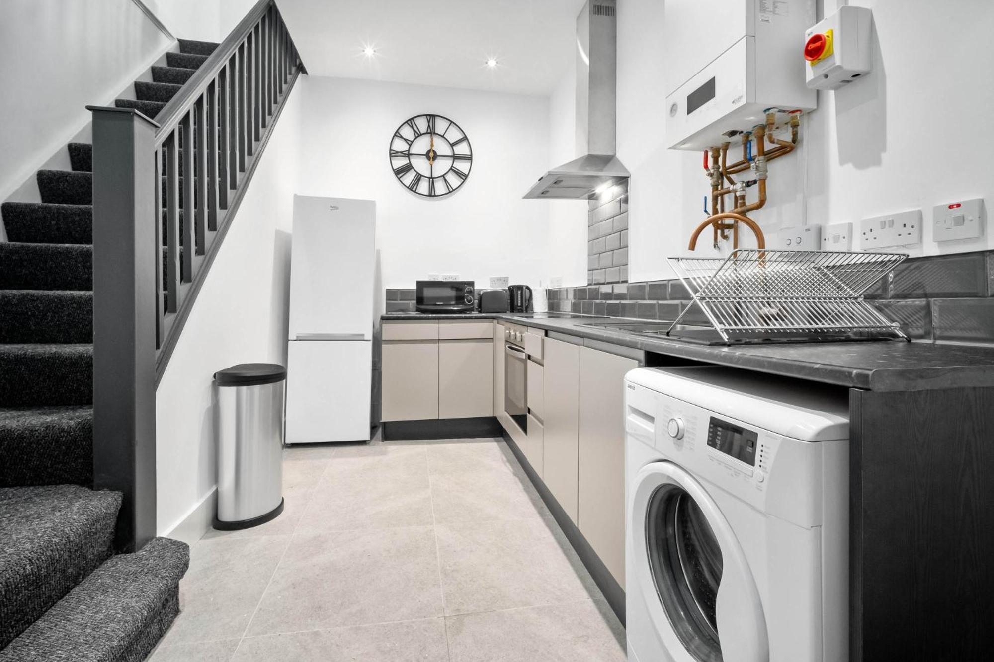 Luxe Apartment - Rowley Regis - Parking - Top Rated - Netflix - Wifi - 49Bg Cradley Heath Ngoại thất bức ảnh